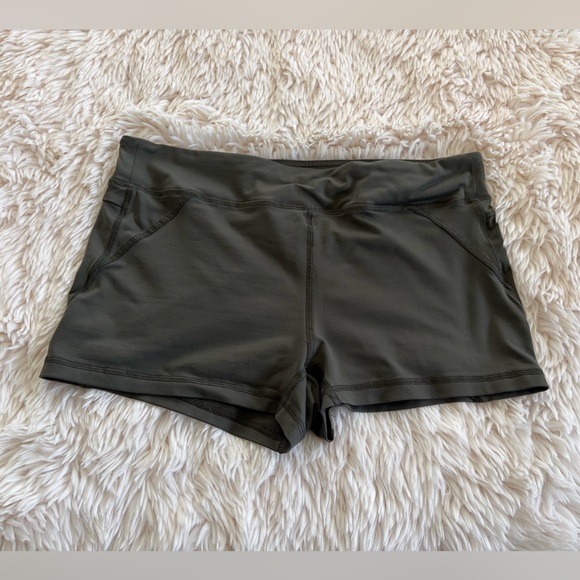 Forever 21 Pants - Forever 21 olive green Athletic Stretch Shorts